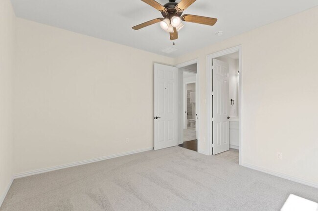 Building Photo - 601 Winslow Ln