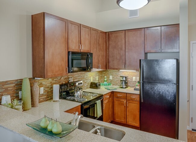 Building Photo - Dakota Ridge