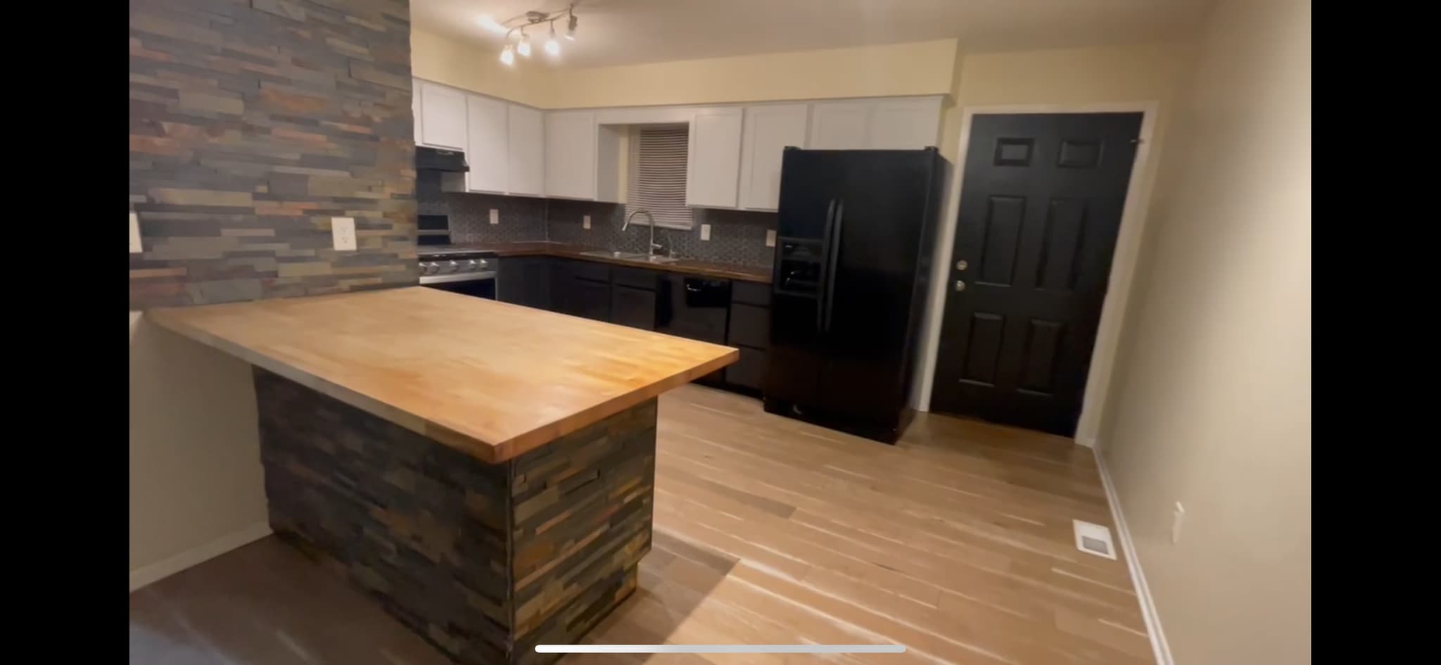 Building Photo - 1912 /1914 Remington Rd