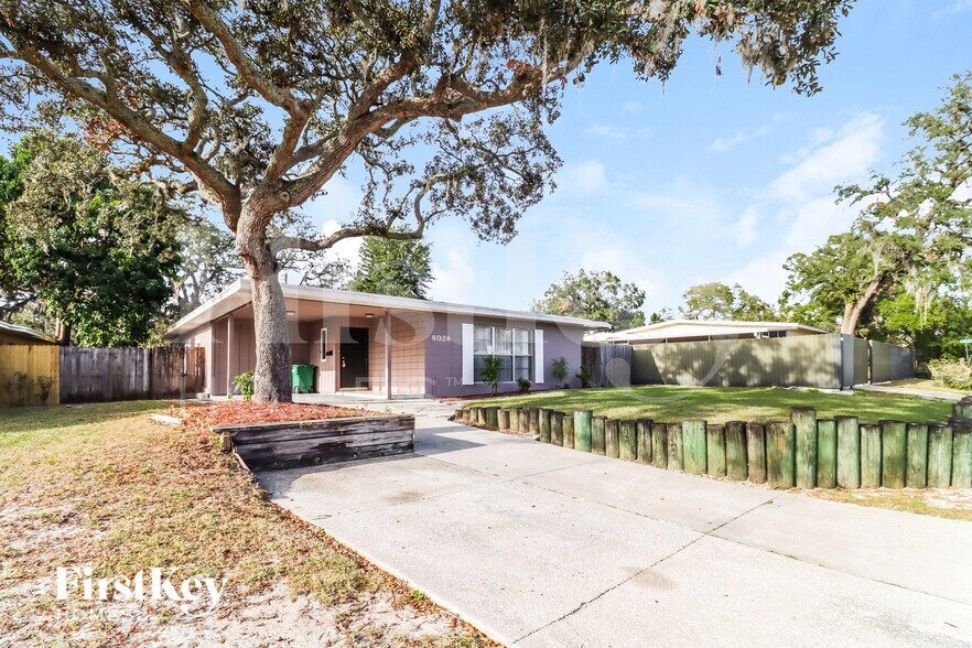 Building Photo - 8028 N Ola Ave