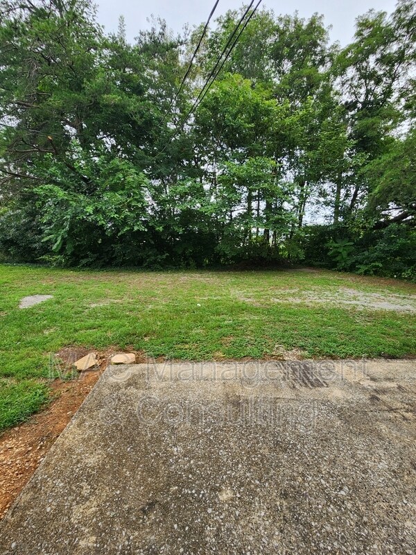 Building Photo - 790 Dixie Park Dr