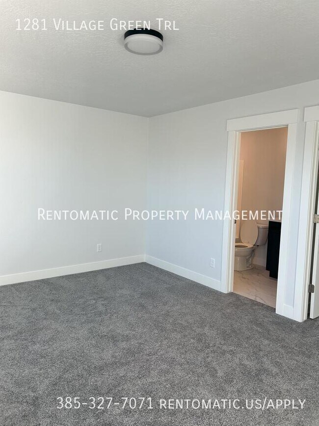 Building Photo - 1281 Vlg Grn Trl