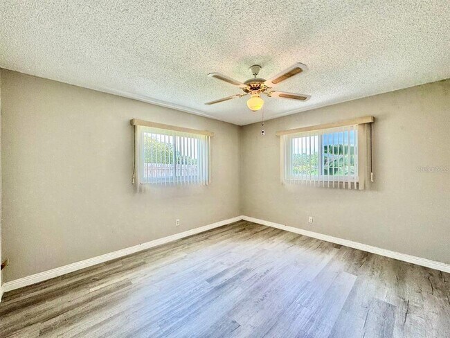 Building Photo - 2924 Catherine Dr