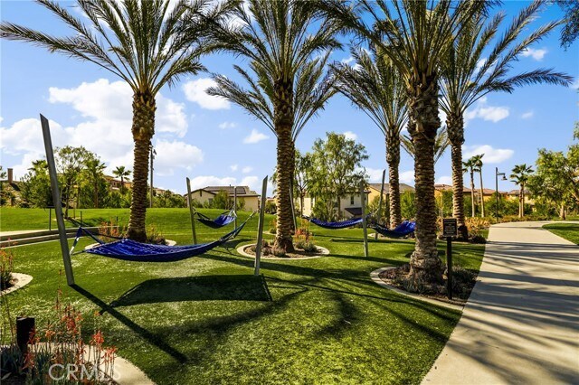 Building Photo - 13 Savannah