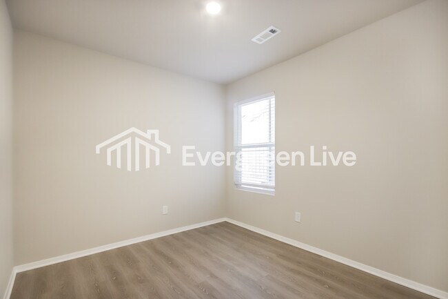 Building Photo - 6603 NW Kathleen St