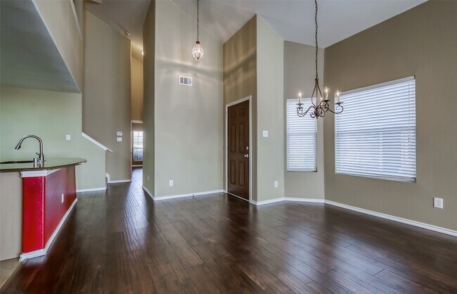 Building Photo - 10091 Summit Run Dr