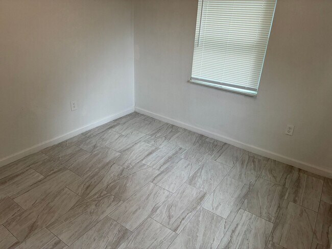 Building Photo - 3629-3631 N Fontage Rd