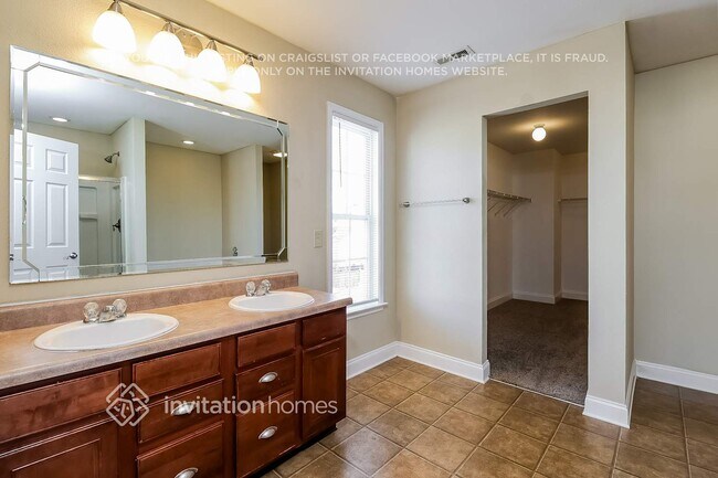 Building Photo - 3337 Table Rock Dr