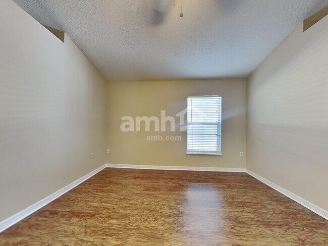 Building Photo - 11414 Ivy Flower Loop