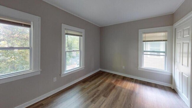 Building Photo - 116 Ridgeway Ave