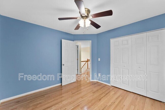 Building Photo - 9140 Worthington Dr