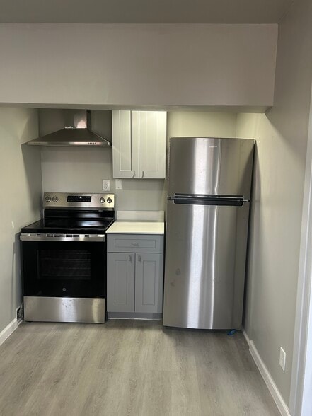 KITCHEN - 415 Highland St