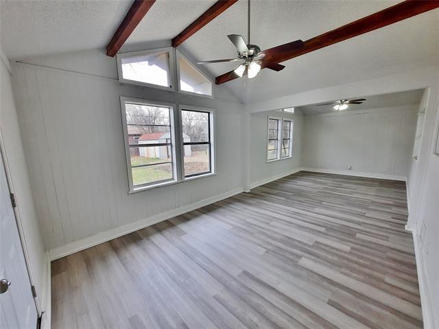 Building Photo - 313 NW Suzanne Terrace