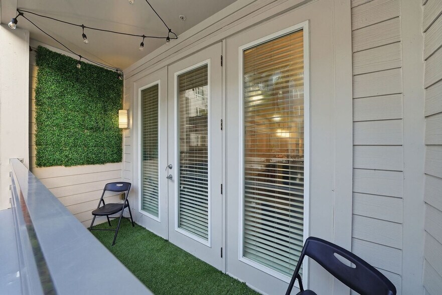 Building Photo - 1700 W Cleveland St