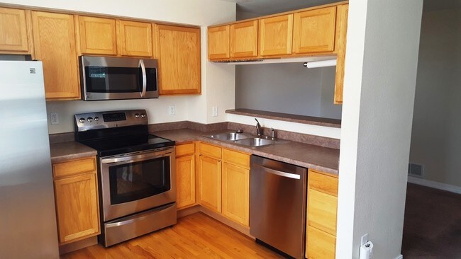 Building Photo - 13287 Holly St