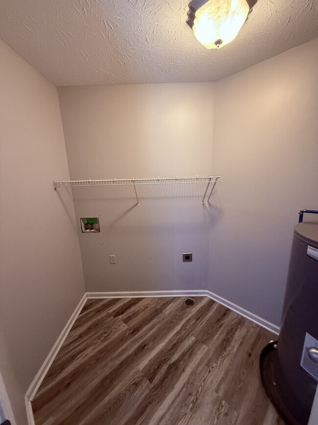 Building Photo - 108 Hunter Ridge Dr