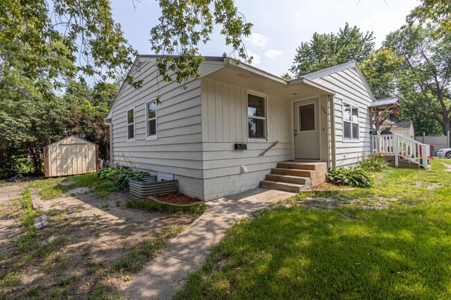 Primary Photo - 1201 Lark St