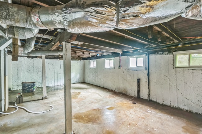 Building Photo - 5421 Janet Ave