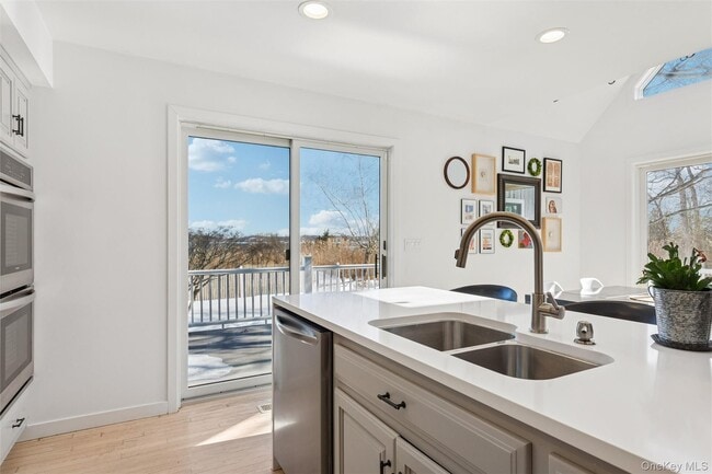 Building Photo - 845 Budds Pond Rd