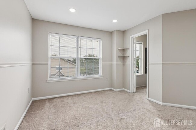 Building Photo - 121 Giera Ct