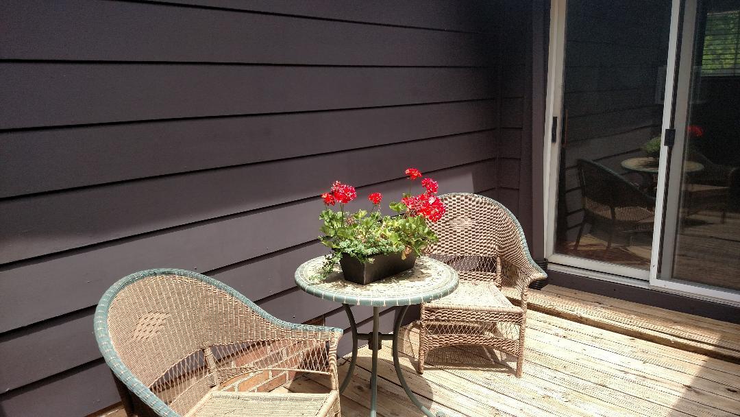 Courtyard - 5736 Murrayhill Rd