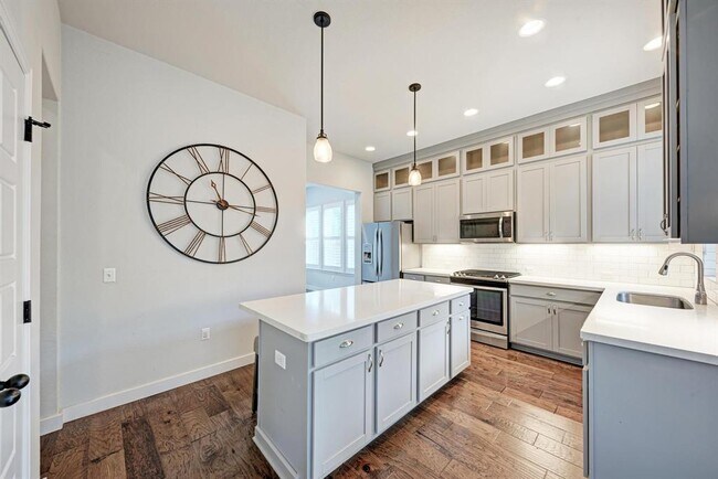 Building Photo - 10201 Cienega Cove