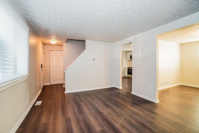 Building Photo - 4005 Vermilion Ave