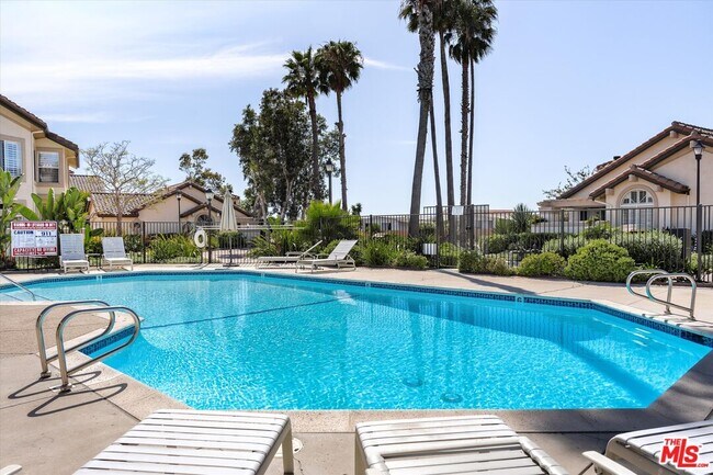 Building Photo - 1256 Cravens Ln