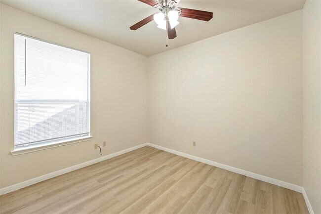 Building Photo - 502 Gregory Ct