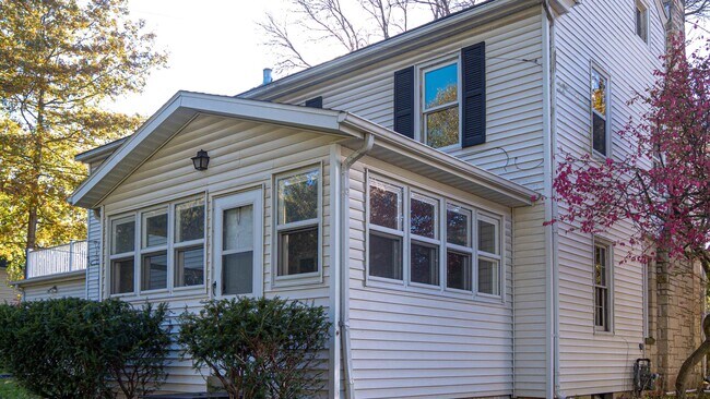 Building Photo - 625 N Blackhawk Ave