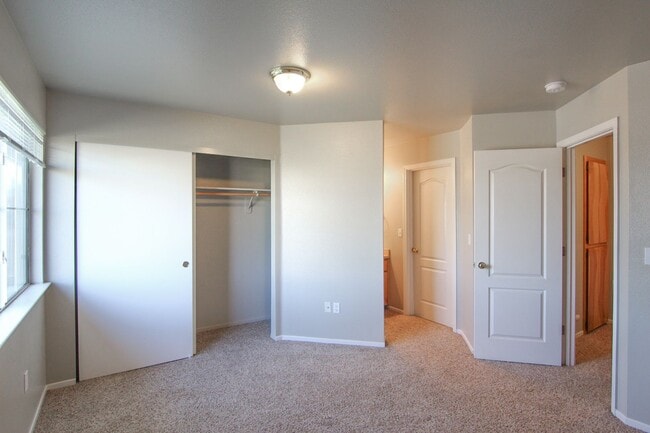 Building Photo - 1440 Serrano Pl