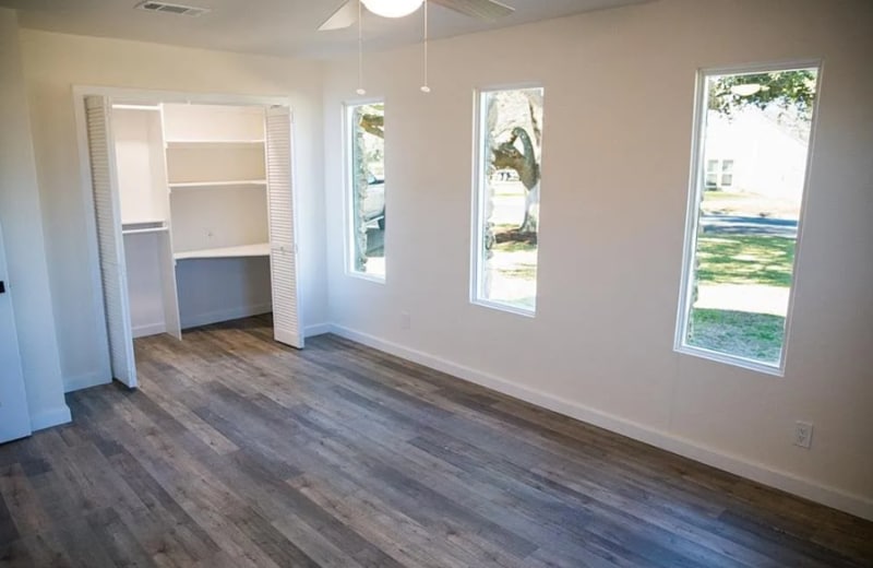 Building Photo - 305 Whitetail Dr