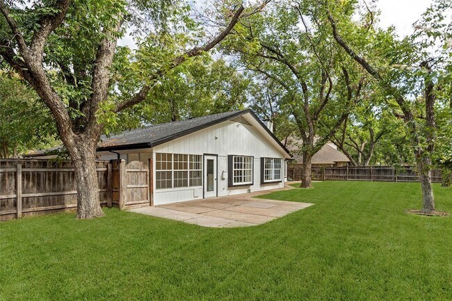 Building Photo - 8735 S Monticello Cir