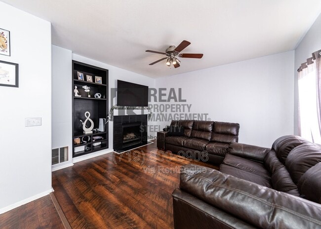 Building Photo - 2214 Cowhand Pl