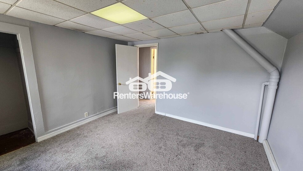 Building Photo - 604 N High St