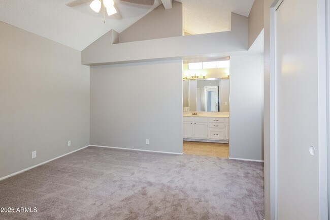 Building Photo - 6331 W Townley Ave