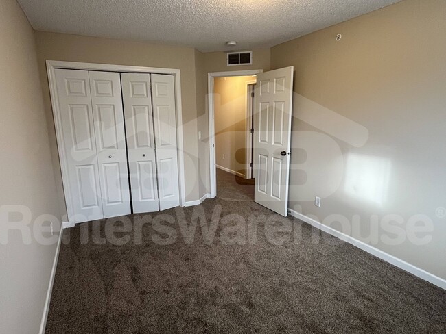 Building Photo - 6953 99th Ct S
