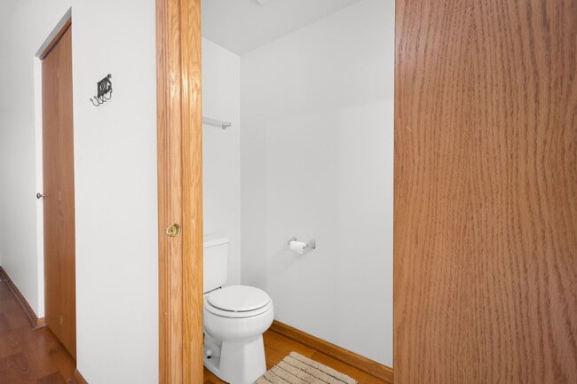 Building Photo - 2877 Stonewater Dr