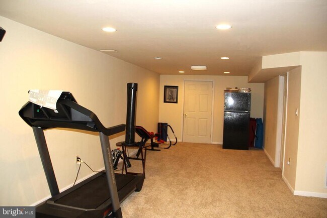 Building Photo - 506 Quincy St