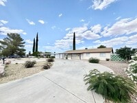 Building Photo - 3BR/2BA/1CP, 1537 sq.ft. rental in Sierra ...