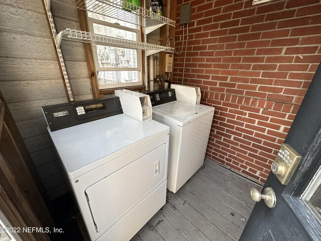 Building Photo - 1641 Larue Ave