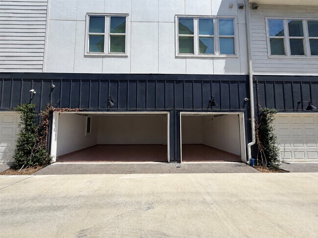 Building Photo - 824 Cage St