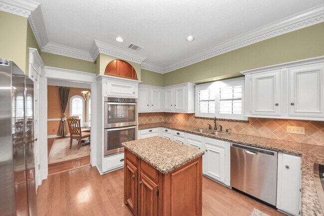Building Photo - 5214 Norborne Ln