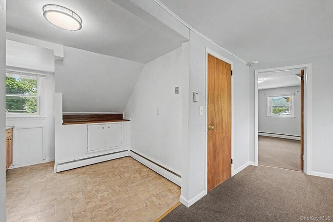 Building Photo - 18 Heath Ln