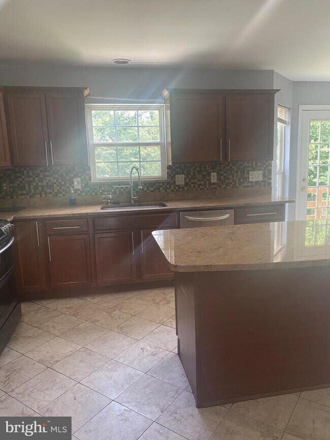 Building Photo - 12971 Queen Chapel Rd