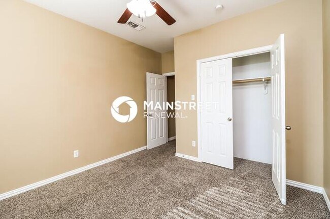 Building Photo - 3 Bedroom Pet-Friendly Home in Crowley, TX with Main Street Renewal