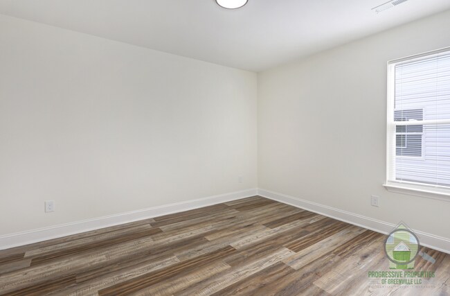 Building Photo - 119 Lyman Lodge Rd