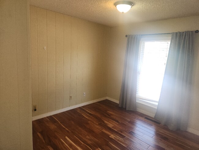 Building Photo - 5065 Filarees Cir
