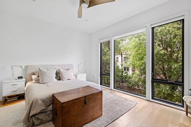 Building Photo - 634 Garden St