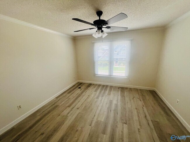 Building Photo - 1822 Gallop Dr SE